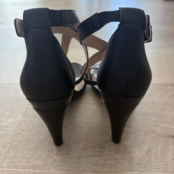 Pashion Women’s convertible Black Strappy Women's heels. Leather straps, US7 - Picture 2 of 6